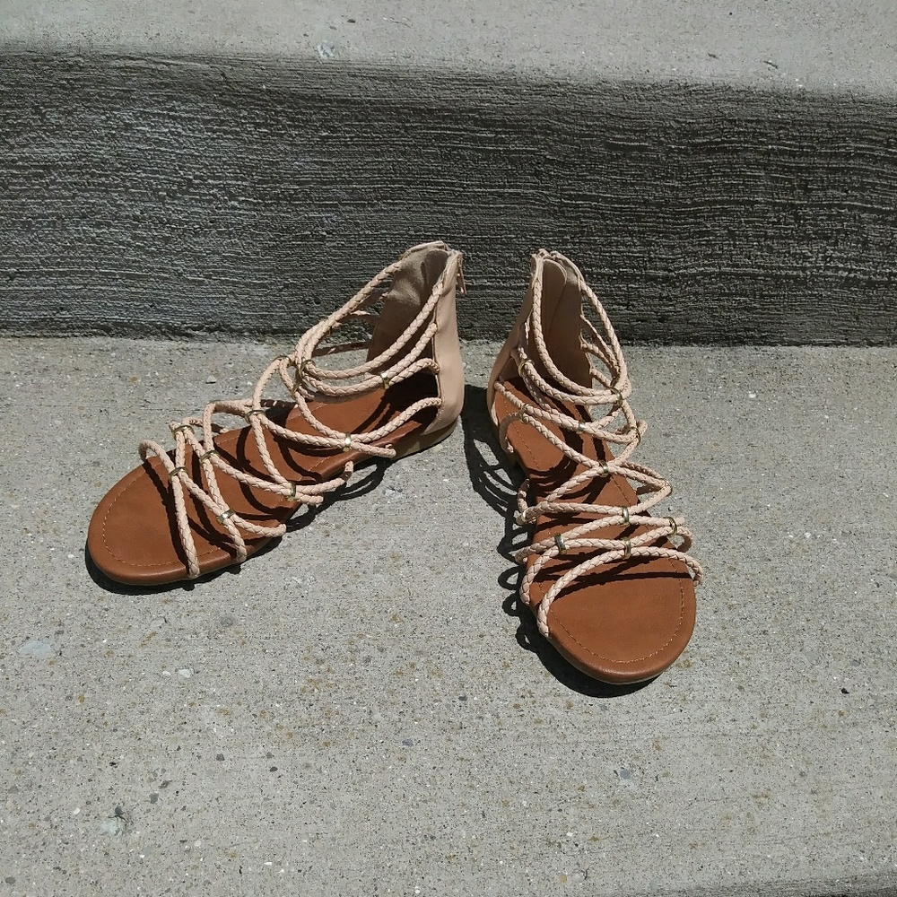 CHARLOTTE RUSSE rose/nude sandals, size 7